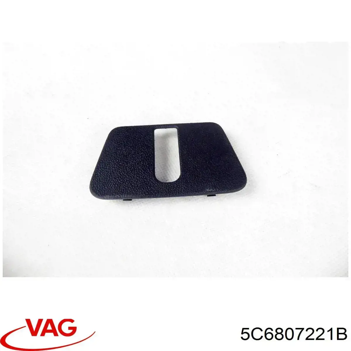 Передний бампер 5C6807221B VAG