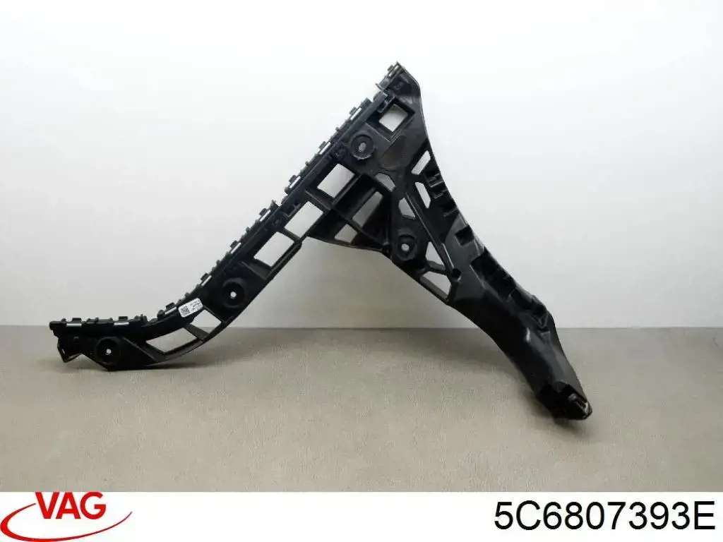 Суппорт (кронштейн) крепления заднего фонаря левый 5C6807393E VAG