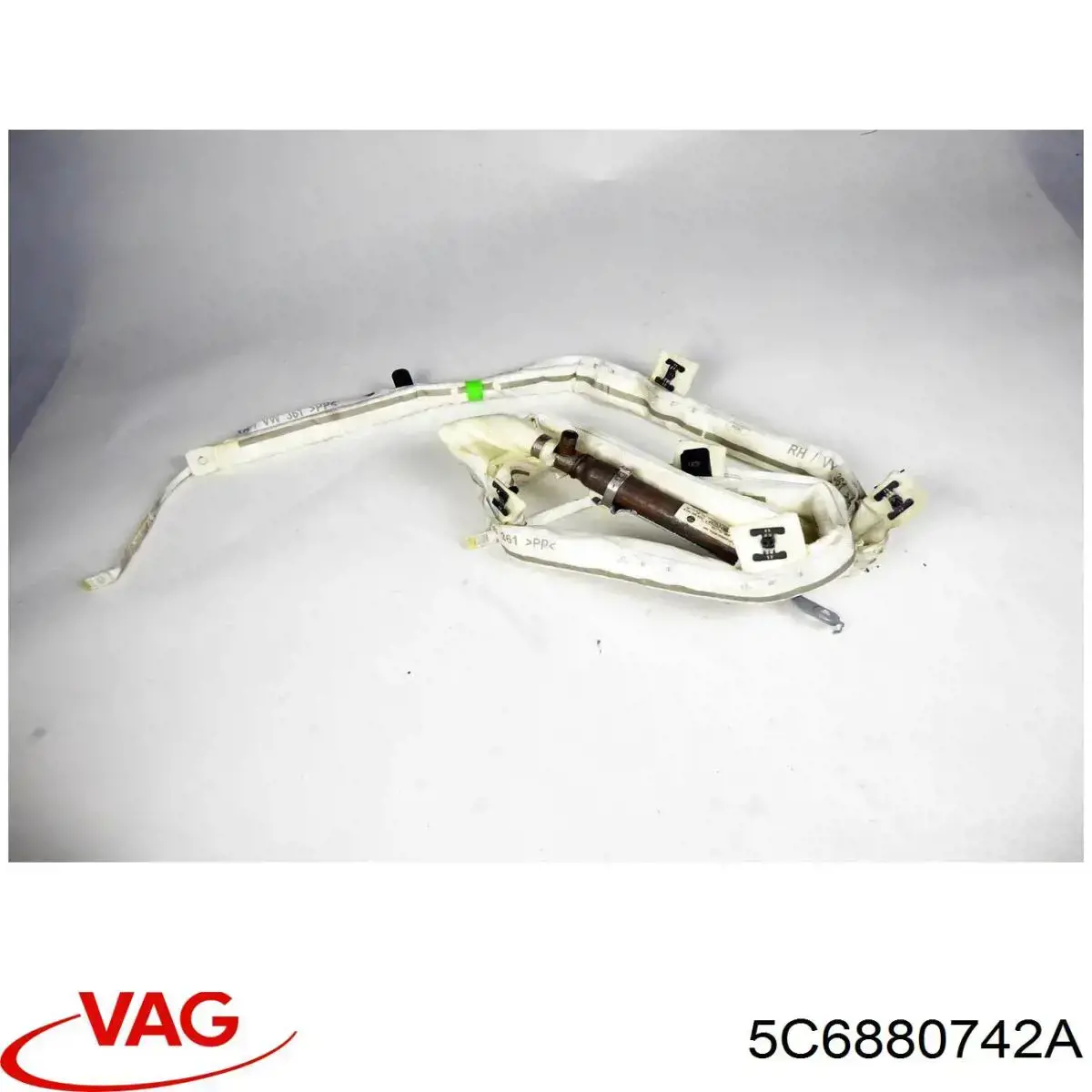 Шторка боковая правая VAG 5C6880742A цена, от 91.17 USD