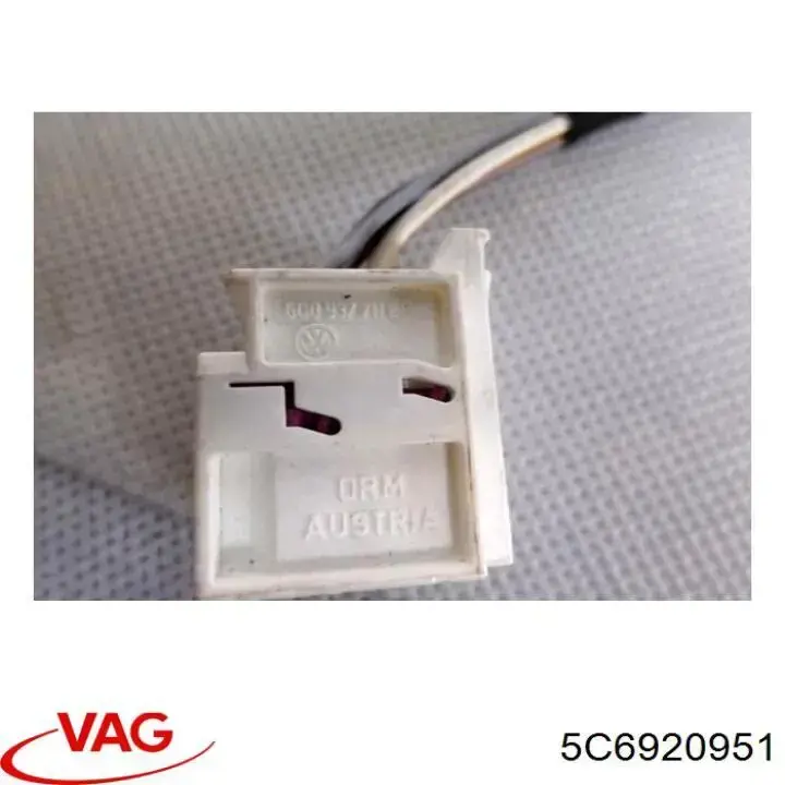 Приборная доска (щиток приборов) VAG 5C6920951 цена, от 23.14 USD