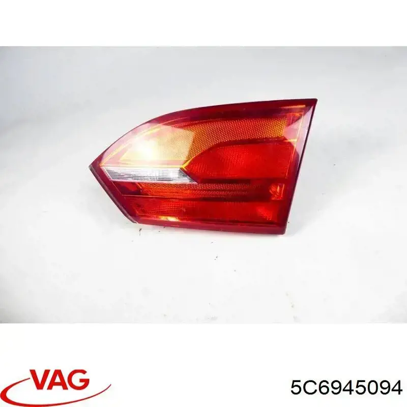Фонарь задний правый внутренний 5C6945094 VAG