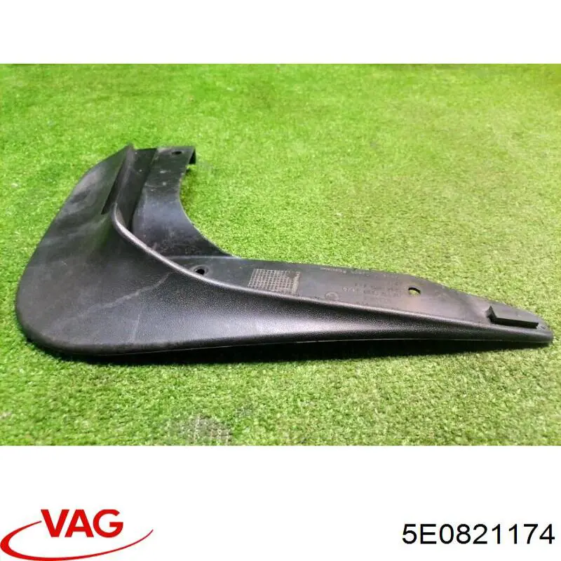 Купить 5E0821174 VAG Передние брызговики