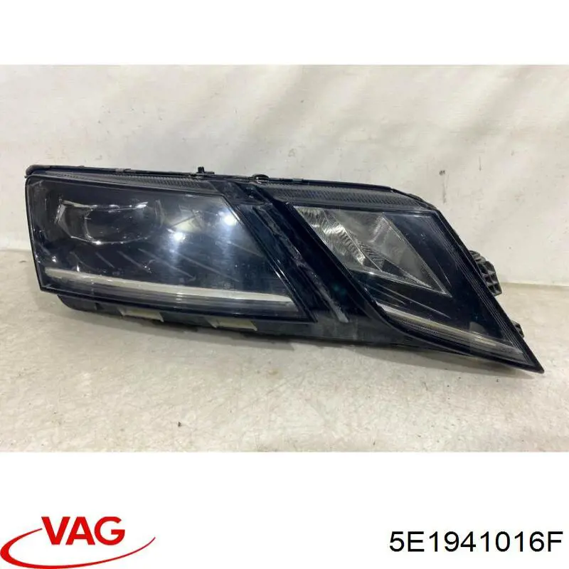 5E1941016F VAG luz direita