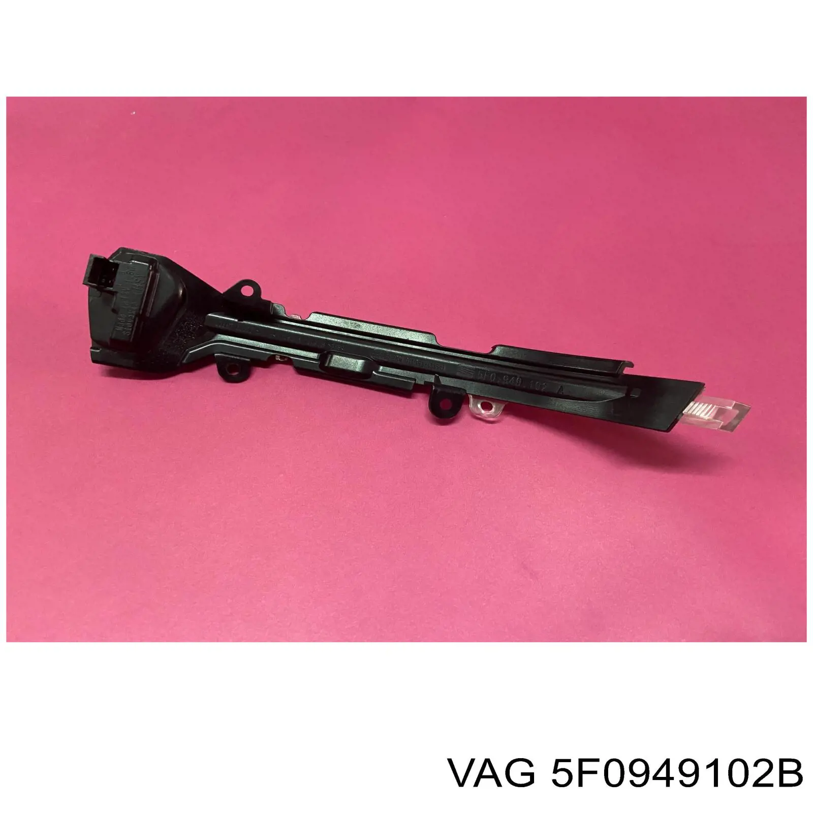 Правый указатель поворота VAG 5F0949102B цена, от 14.74 USD