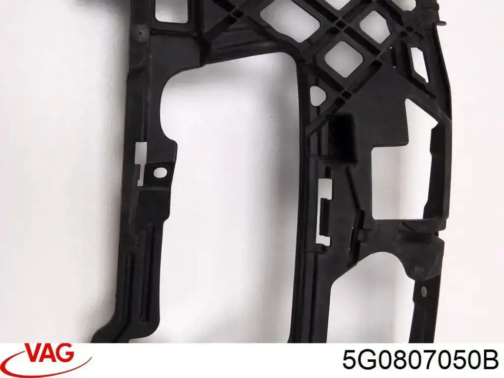 Кронштейн бампера переднего внешний правый VAG 5G0807050B цена, от 32.49 USD