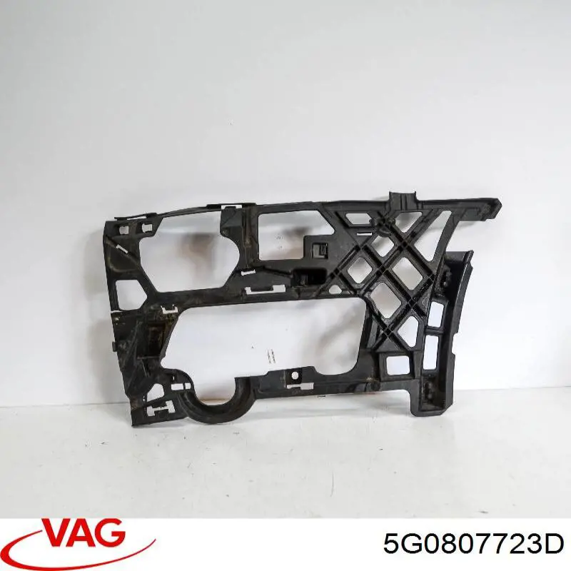 Купить 5G0807723D VAG Крепление бампера