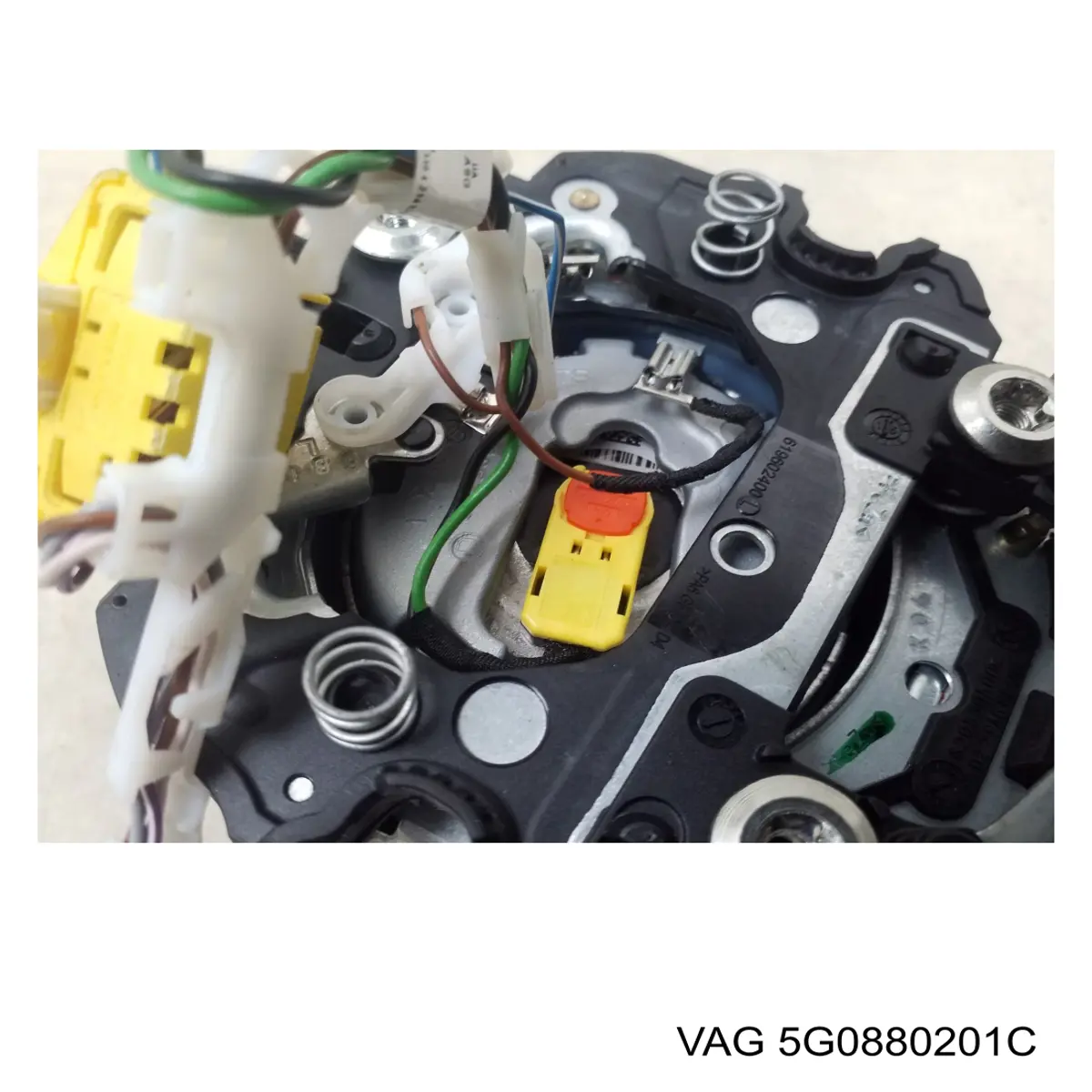 Airbag в мультируль VAG 5G0880201C цена, от 126.69 USD