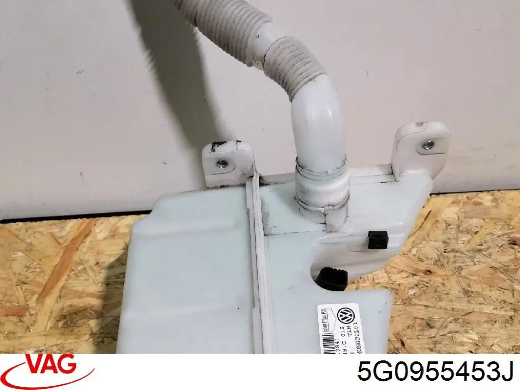 Купить 5G0955453E VAG Бачок омывайки