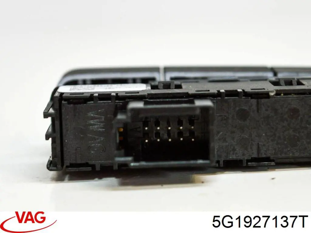 Блок кнопок центральной консоли VAG 5G1927137T
