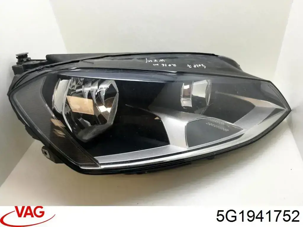 Фара правая VALEO 44930
