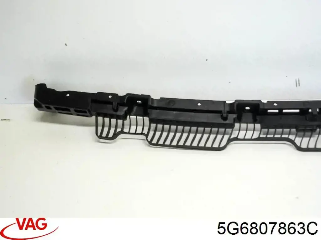 Кронштейн бампера заднего центральный VAG 5G6807863C цена, от 31.67 USD