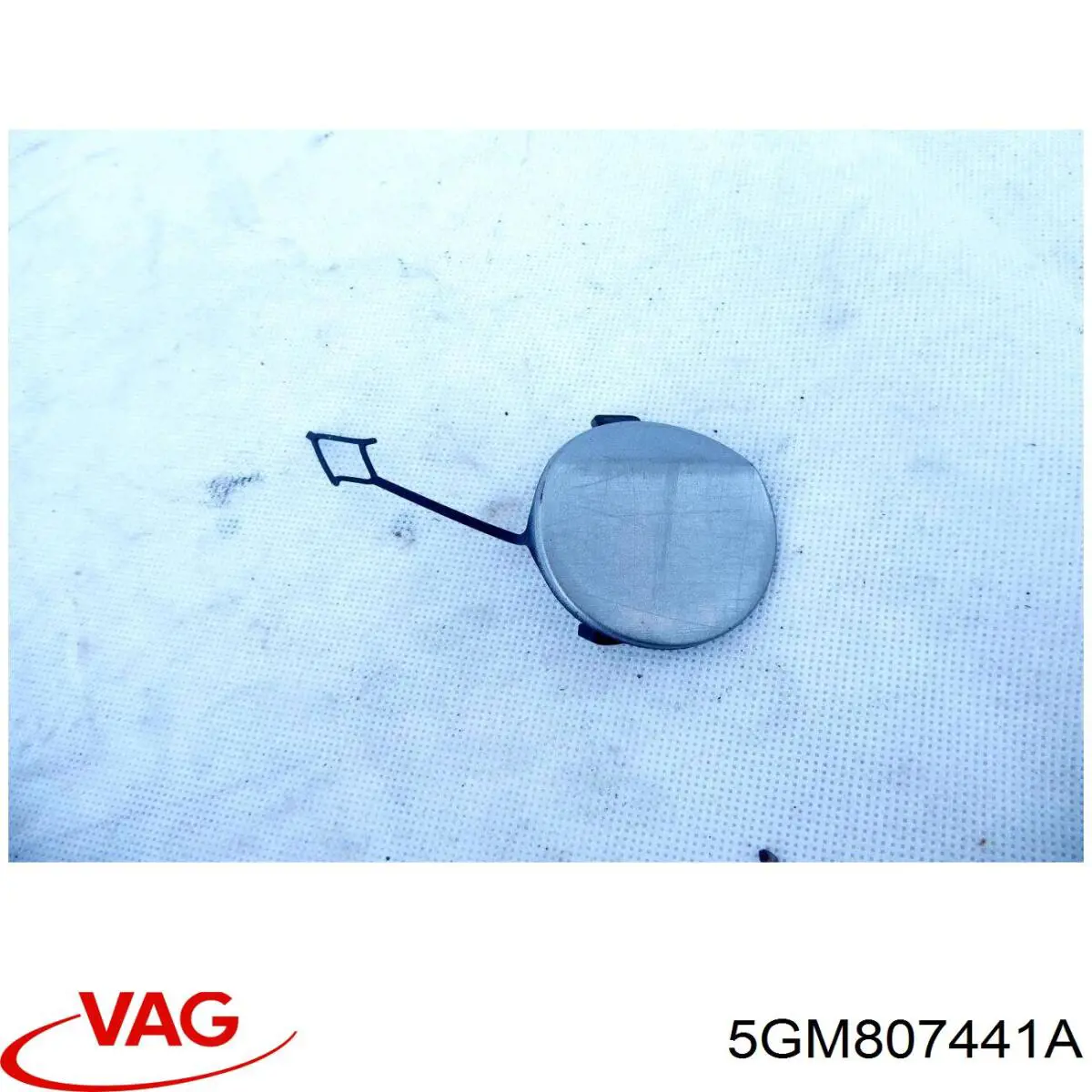 Заглушка бампера буксировочного крюка задняя VAG 5GM807441A цена, от 58.12 USD