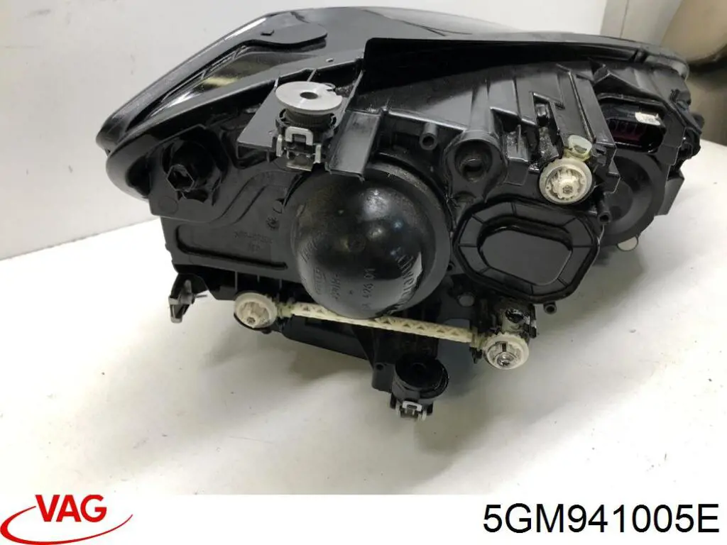 Левая фара 5GM941005E VAG