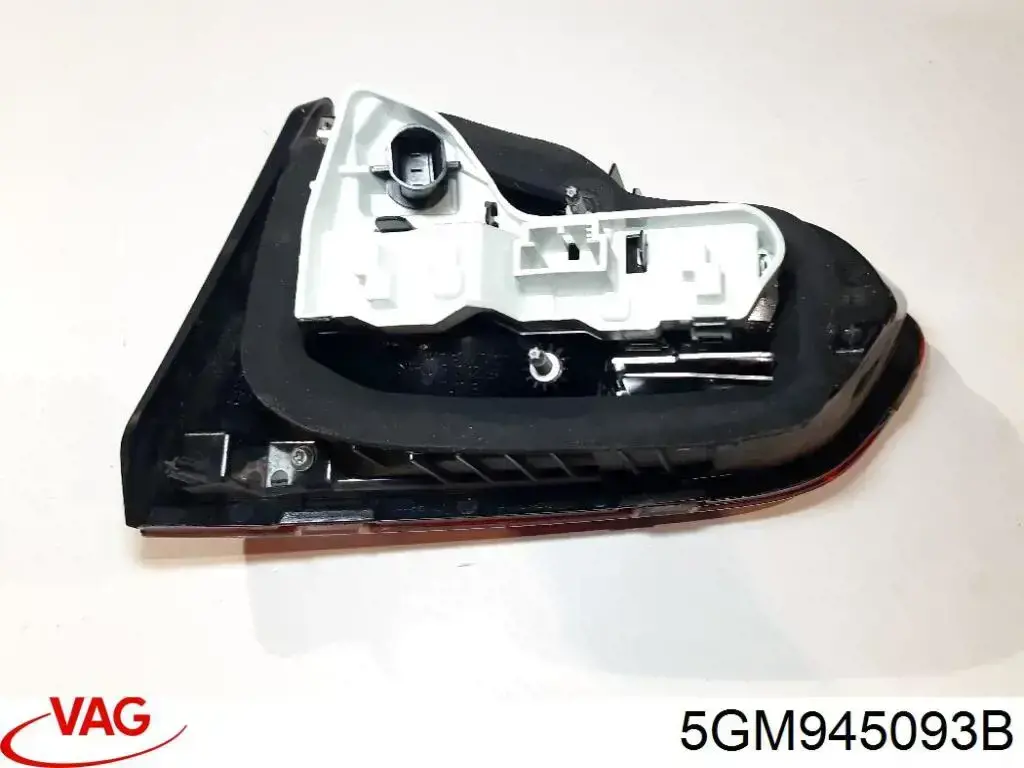 Задний левый внутренний фонарь VAG 5GM945093B