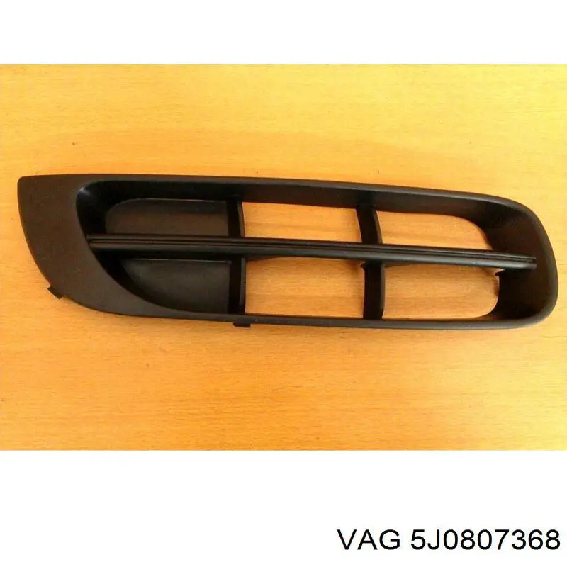 5J0807368 VAG Заглушка ПТФ бампера переднего правая