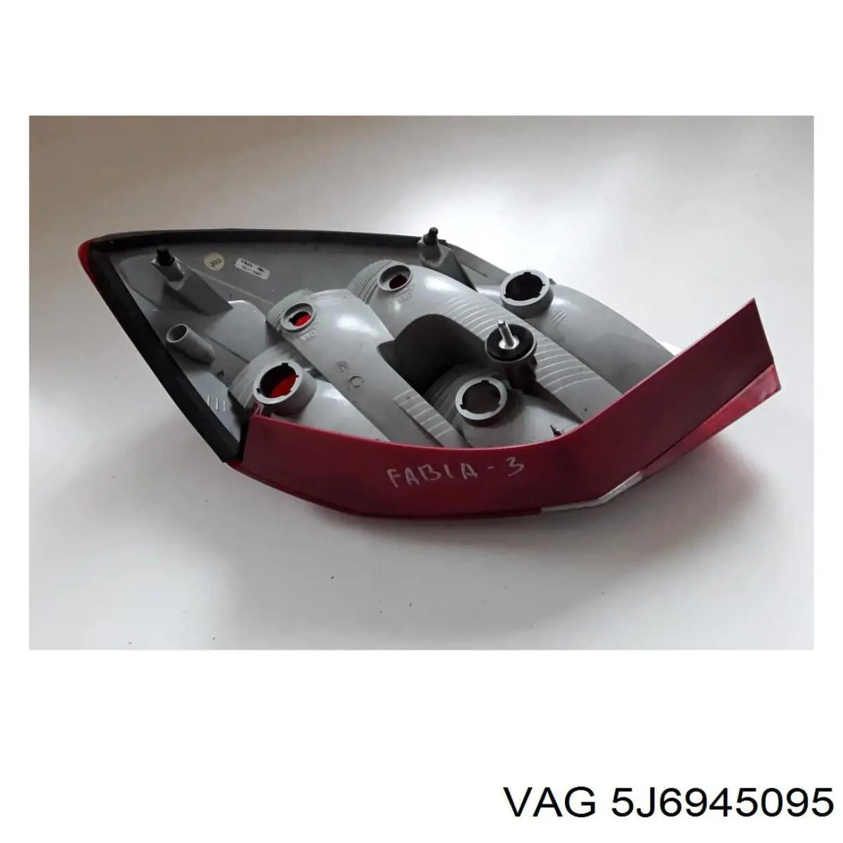 Задняя левая фара VAG 5J6945095 цена, от 47.97 USD