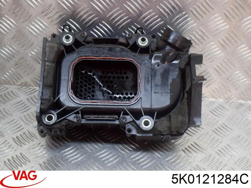 Правый дефлектор радиатора 5K0121284C VAG