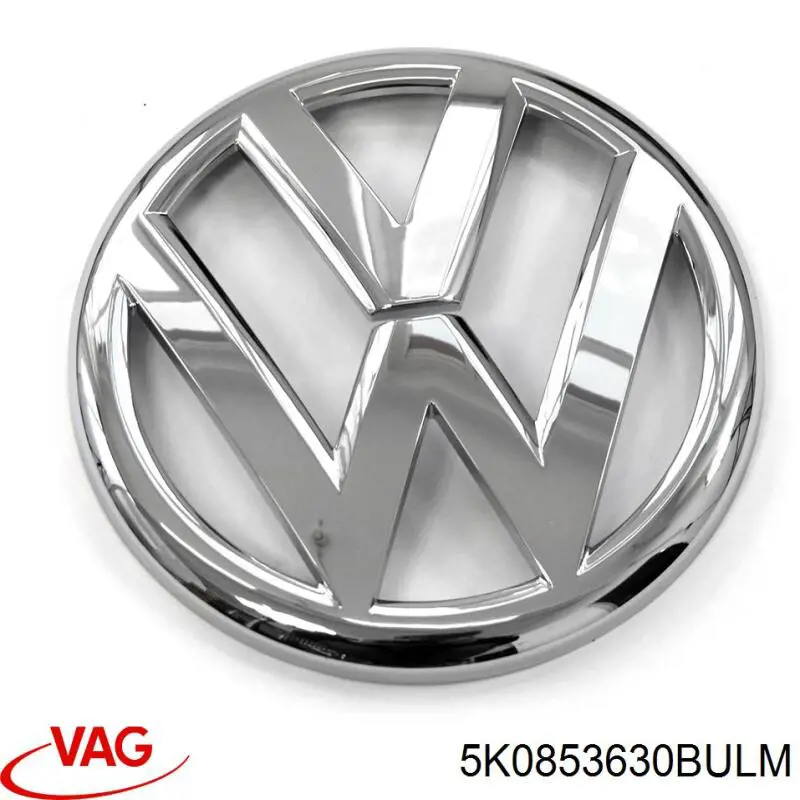 Эмблема крышки багажника (фирменный значок) на Volkswagen Passat CC 