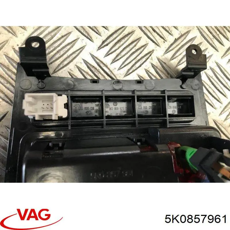 Пепельница центральной консоли VAG 5K08579619B9 цена, от 11.38 USD