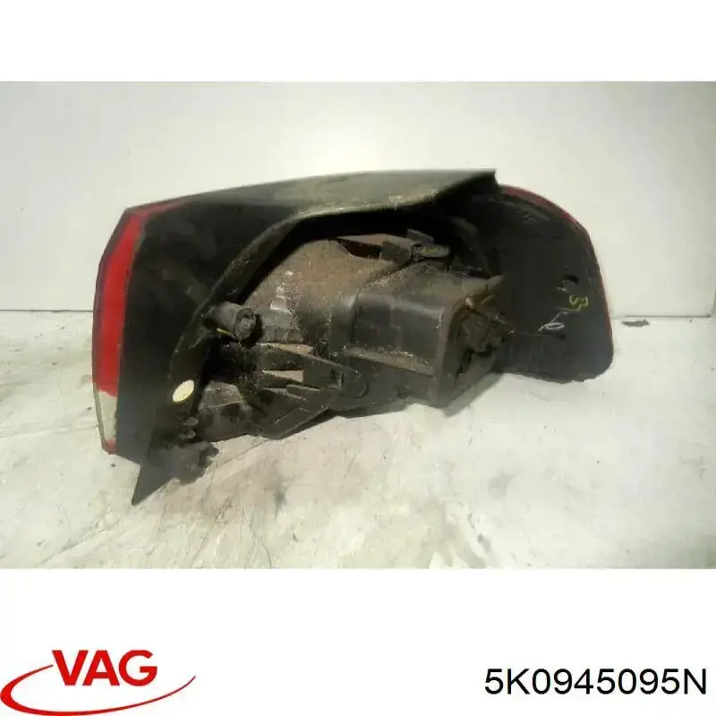 Задняя левая внешняя фара VAG 5K0945095N цена, от 40.96 USD