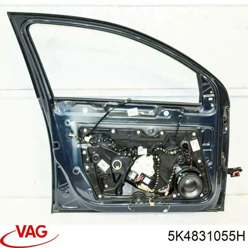 Водительская дверь на Volkswagen Golf VI 5K1