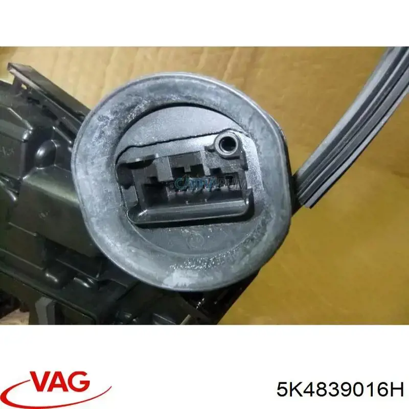 Замок задней двери, правой VAG 5K4839016H цена, от 22.57 USD