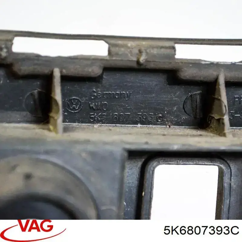 Направляющая заднего бампера, левая VAG 5K6807393C