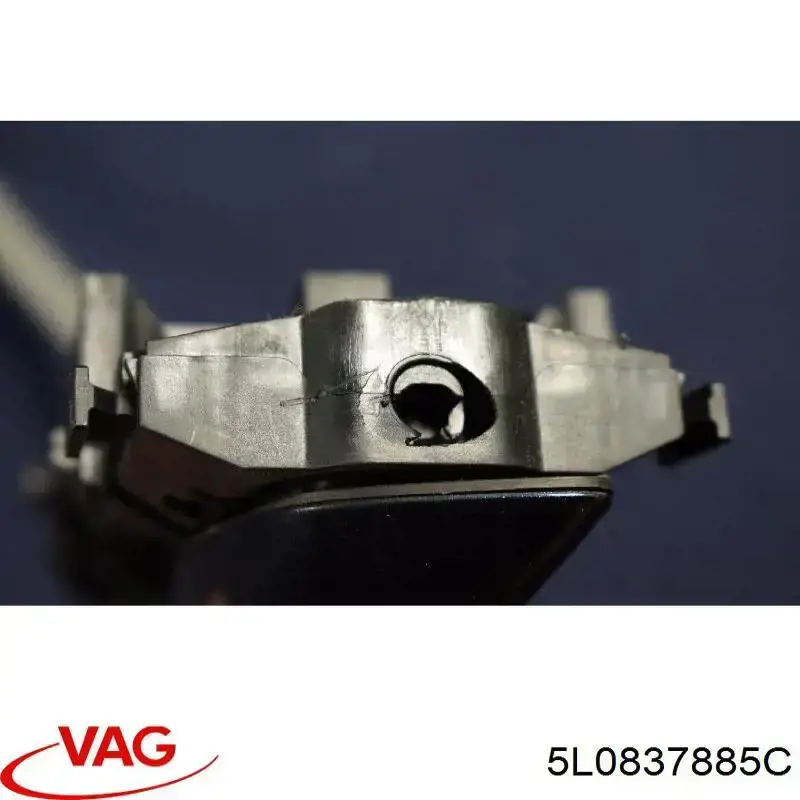 Держатель наружной ручки двери передней правой VAG 5L0837885C цена, от 12.80 USD