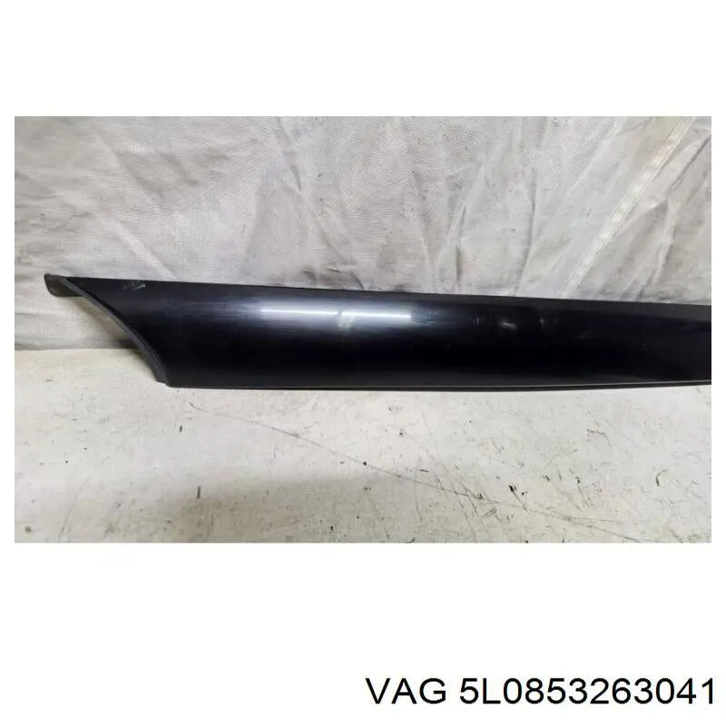 Купить 5L0853263041 VAG Накладка стойки кузова внешняя передняя левая