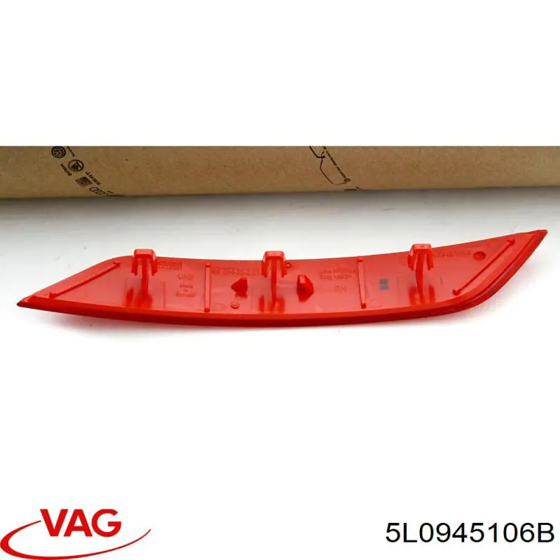 Отражатель бампера заднего правый VAG 5L0945106B цена, от 12.99 USD