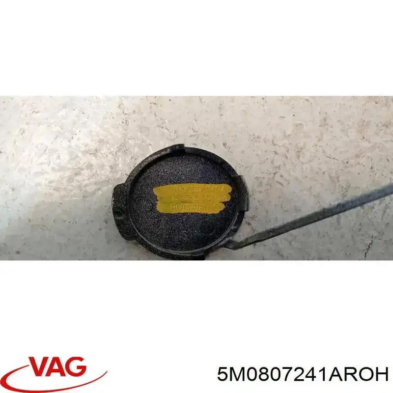 Заглушка буксировочного крюка в передний бампер VAG 5M0807241AGRU цена, от 12.70 USD