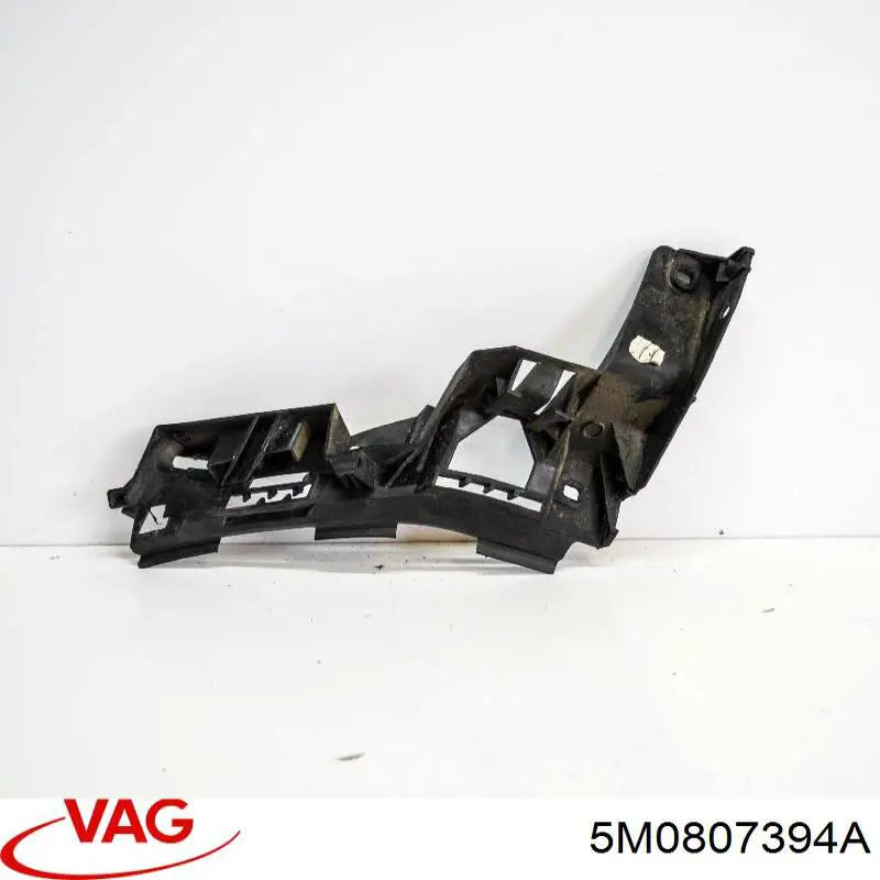 Направляющая заднего бампера правая VAG 5M0807394A цена, от 12.67 USD