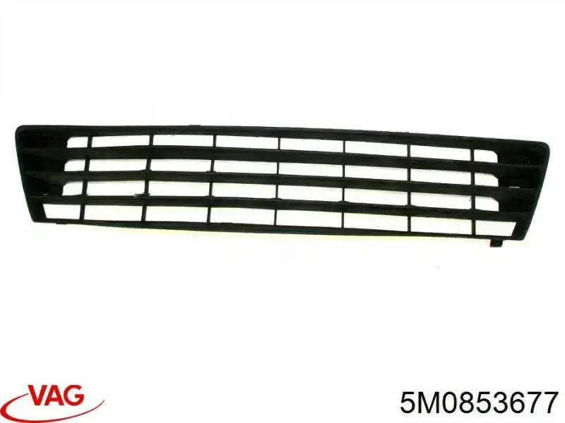 5M0853677 VAG решетка бампера переднего центральная