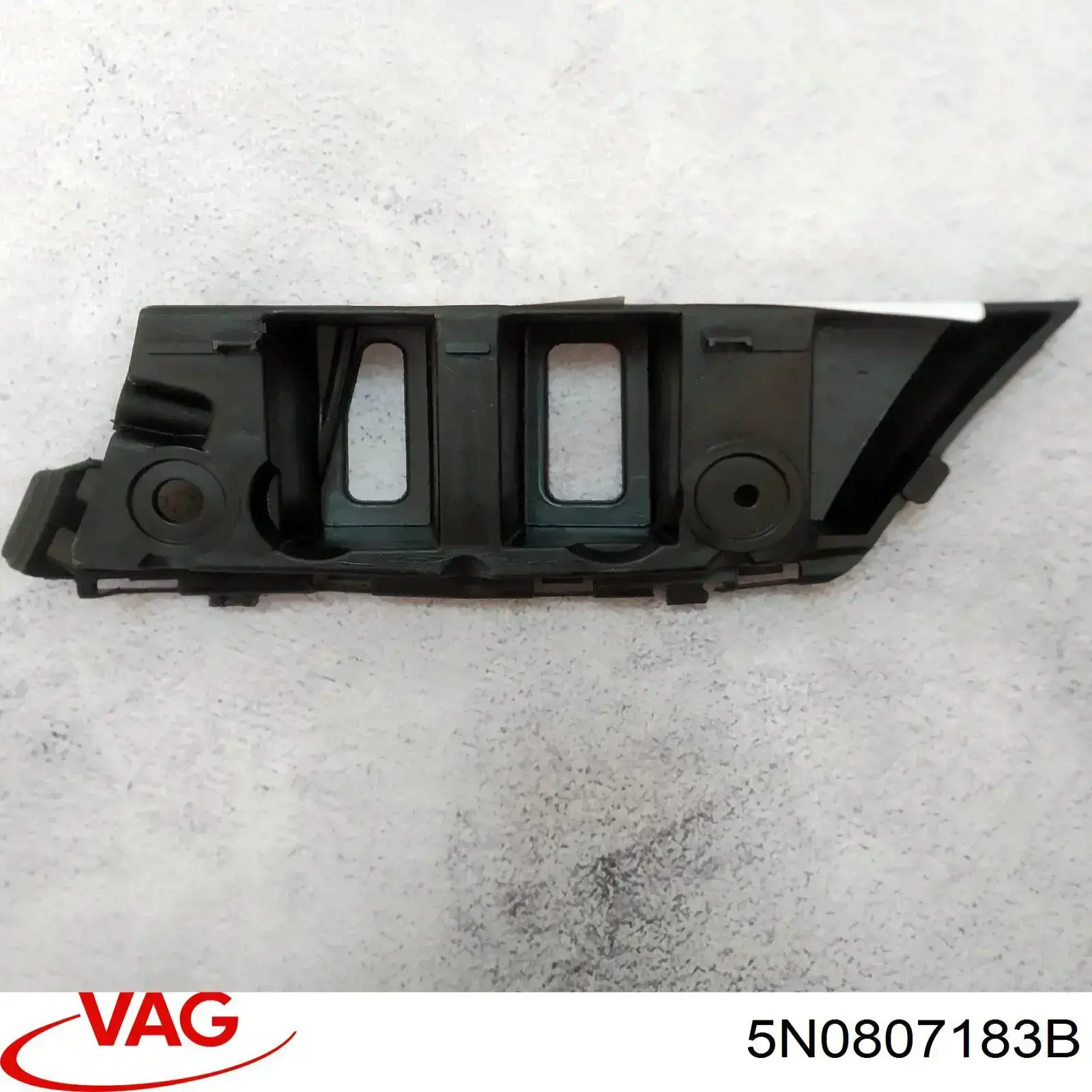 Направляющая переднего бампера левая AND 30807491 цена, от 5.05 USD