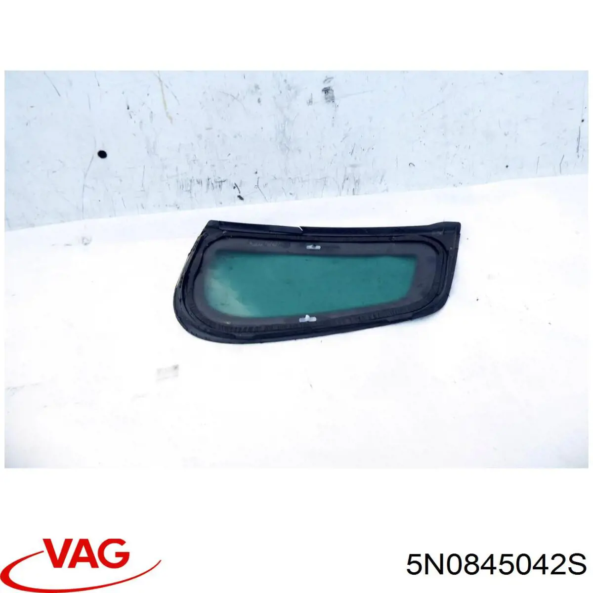 Стукло багажника, правое VAG 5N0845042S цена, от 33.86 USD