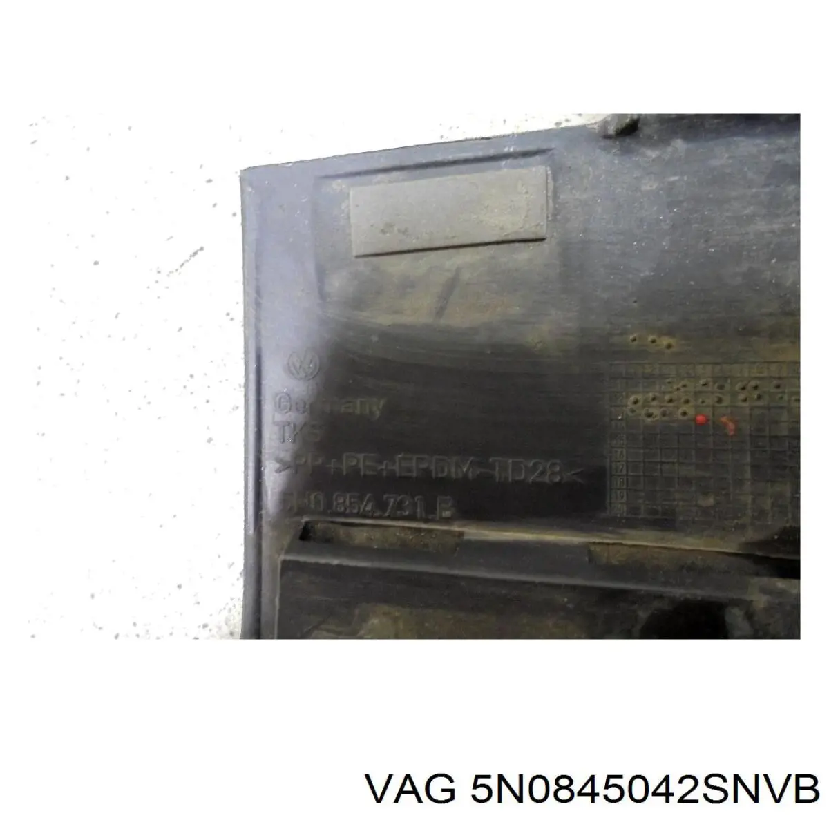 Стекло кузова (багажного отсека) правое 5N0845042SNVB VAG