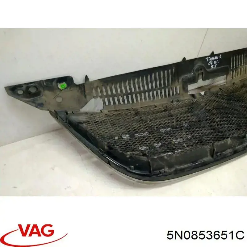 Решетка радиатора 5N0853651A VAG