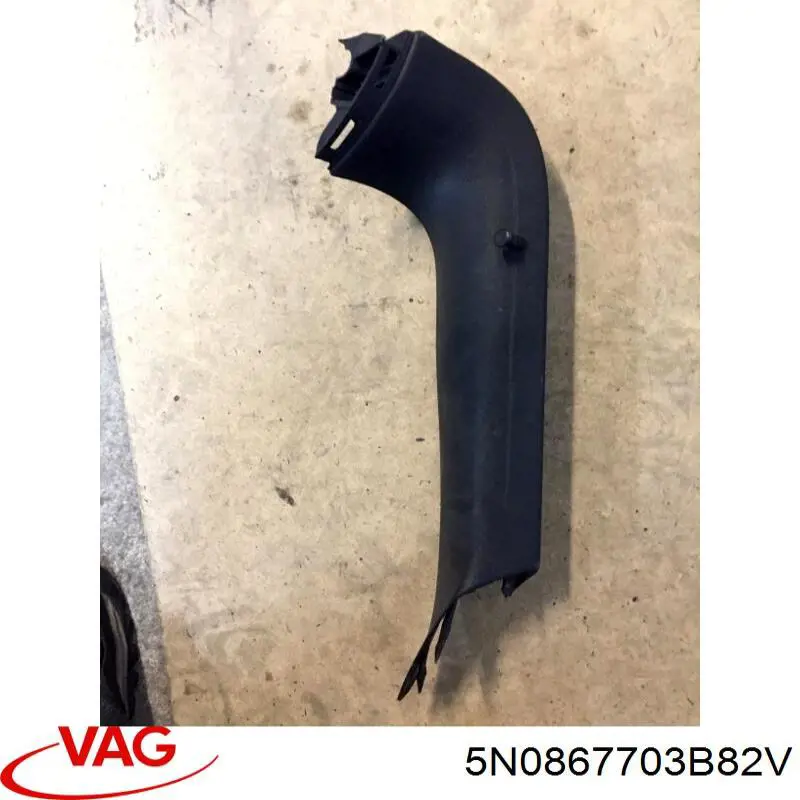 5N0867703B82V VAG Обшивка-облицовка багажника