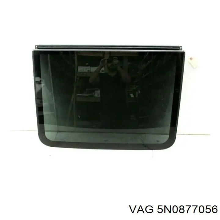 5N0877056B9B9 VAG Крышка люка крыши задняя