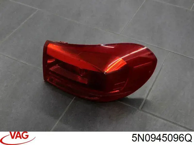 Купить 5N0945096Q VAG Фонарь задний правый, внешний