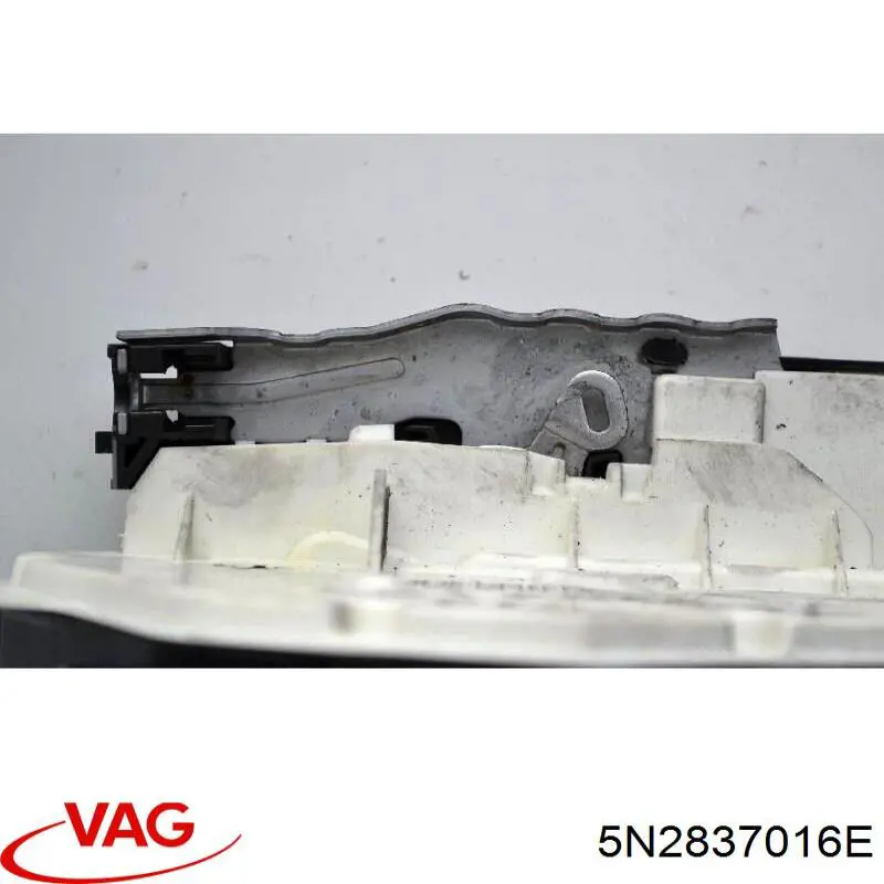 Замок передней правой двери 5N2837016E VAG
