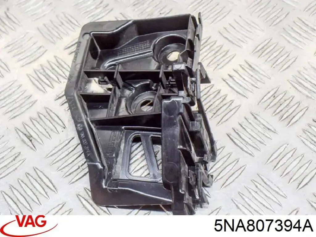 Купить 5NA807394A VAG Правый кронштейн крепления бампера заднего