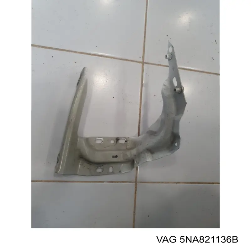 Кронштейн крепления крыла переднего правого передний VAG 5NA821136B цена, от 61.11 USD