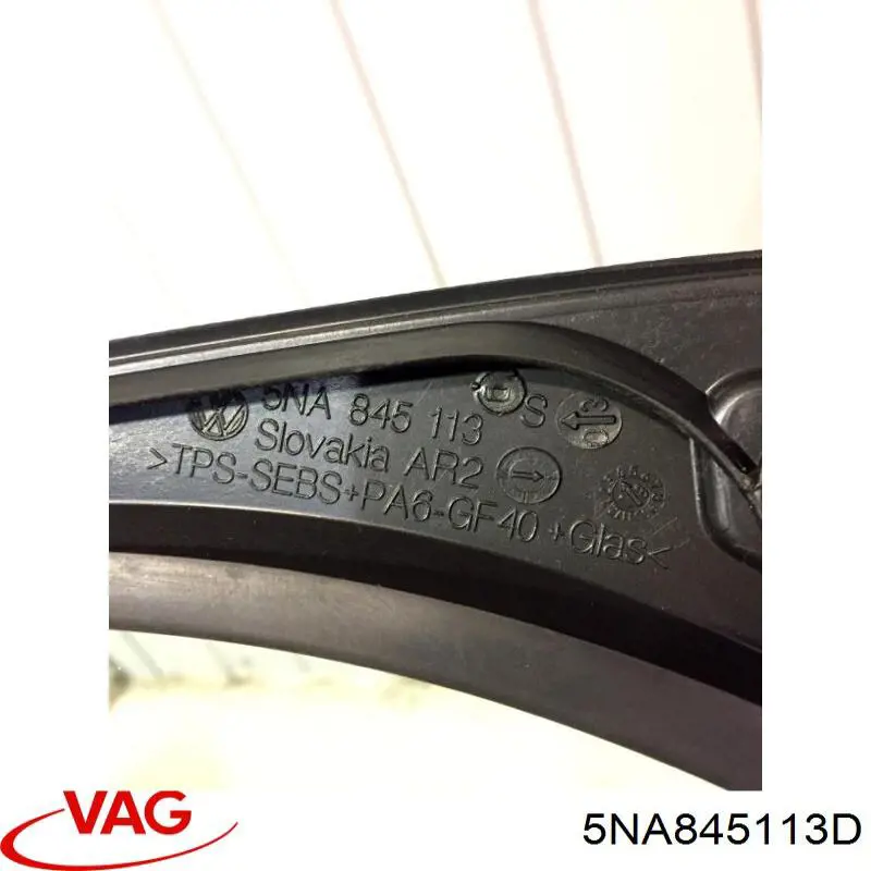 Стекло треугольное двери передней левой VAG 5NA845113D цена, от 6.04 USD