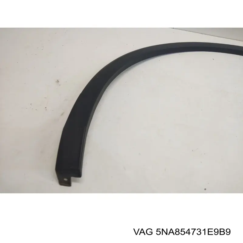 5NA854731B9B9 VAG Молдинг арки крыла переднего, левый