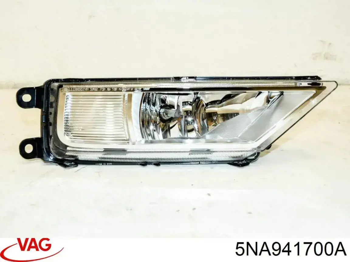 Фара противотуманная правая 30941052 AND