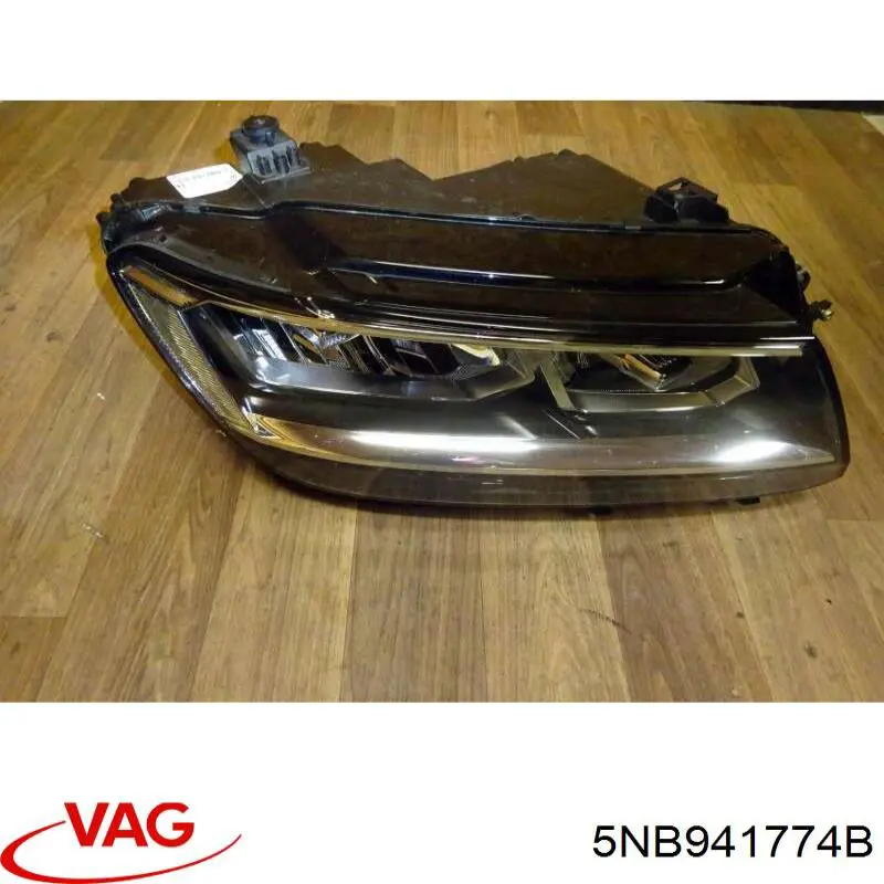 Фара правая 5NB941774B VAG