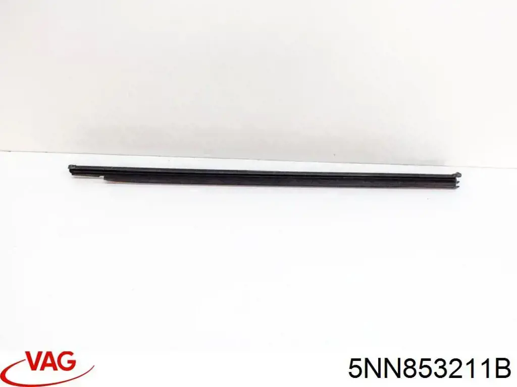 Решетка бампера переднего левая нижняя VAG 5NN853211B