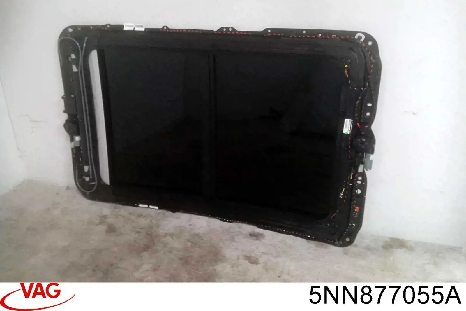 Крышка люка крыши передняя VAG 5NN877055A цена, от 297.73 USD