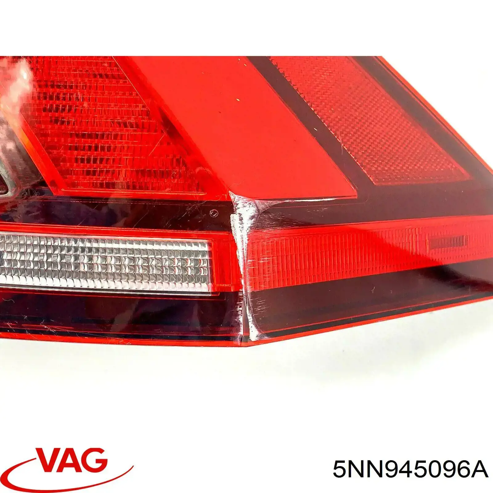 Фара задняя правая внешняя VAG 5NN945096A цена, от 146.12 USD